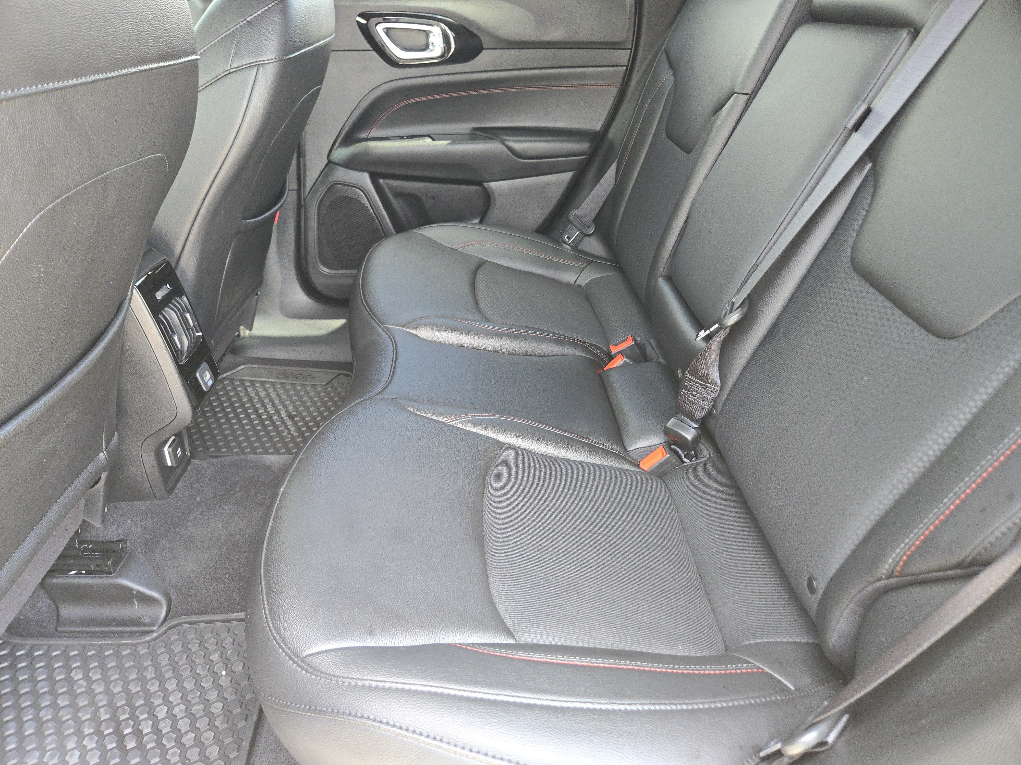Used 2024 Jeep Compass Trailhawk AWD/4WD image 28