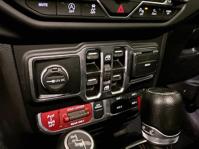 Used 2022 Jeep Gladiator Mojave w/ LED Lighting Group AWD/4WD image 31