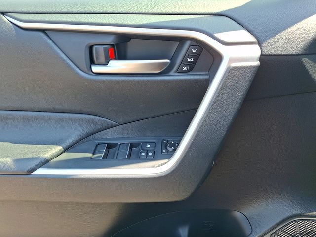 Used 2019 Toyota RAV4 XLE Premium w/ Cold Weather Package AWD/4WD image 12