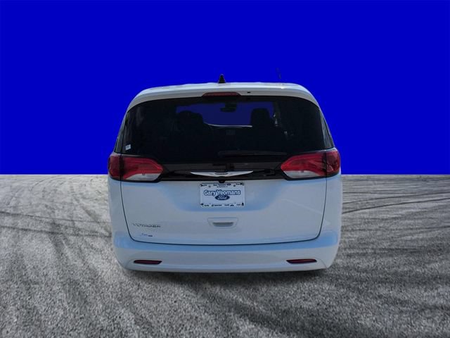 Used 2023 Chrysler Voyager LX FWD image 5