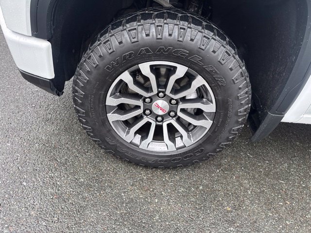Used 2023 GMC Sierra 1500 AT4 w/ AT4 Premium Package AWD/4WD image 13