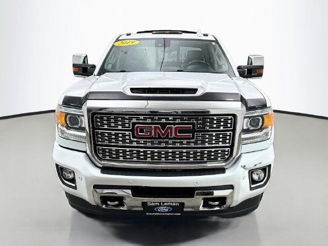 Used 2019 GMC Sierra 3500 Denali w/ Duramax Plus Package AWD/4WD image 2