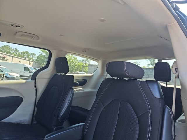 Used 2024 Chrysler Voyager LX FWD image 17