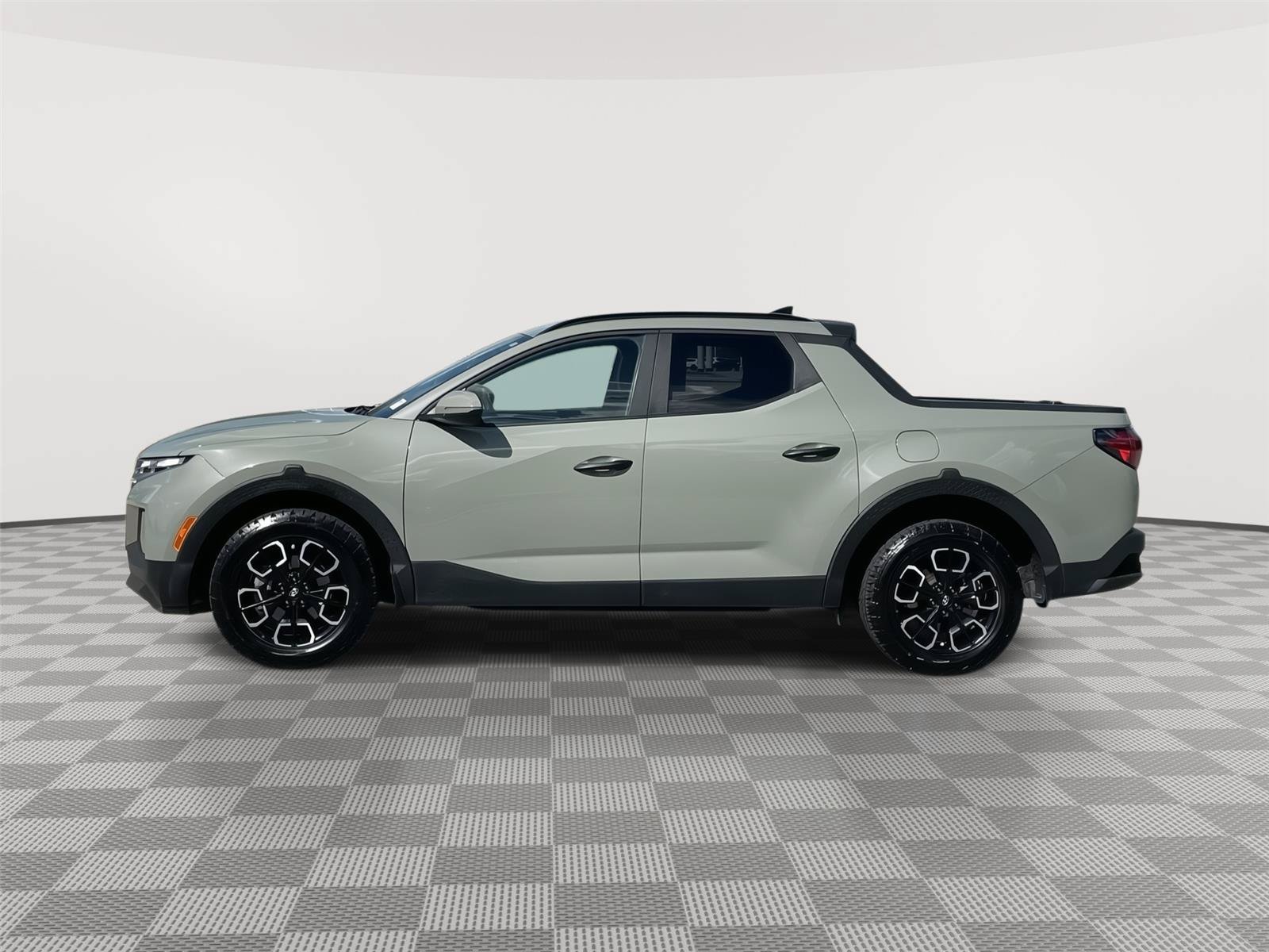 Used 2023 Hyundai Santa Cruz SEL w/ Activity Package AWD/4WD image 2