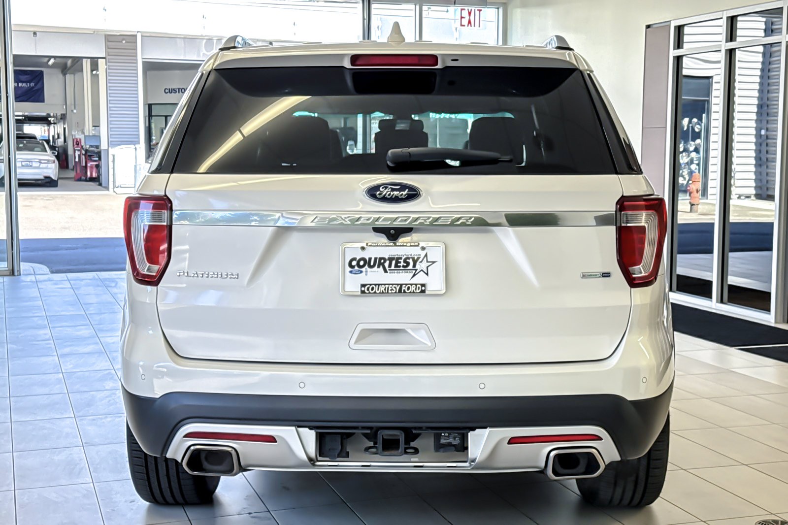 Certified 2017 Ford Explorer Platinum AWD/4WD image 5
