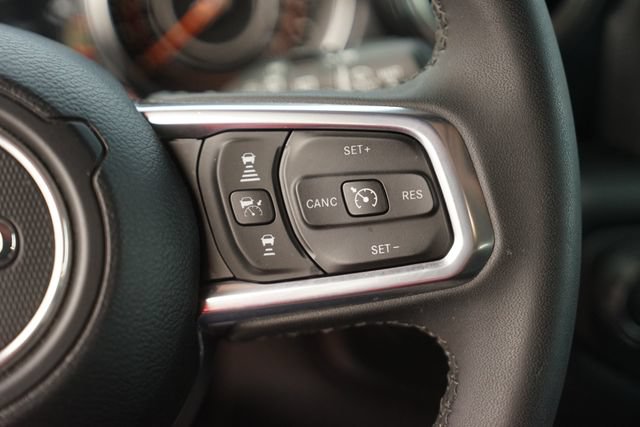 Used 2023 Jeep Wrangler Unlimited Sahara AWD/4WD image 23