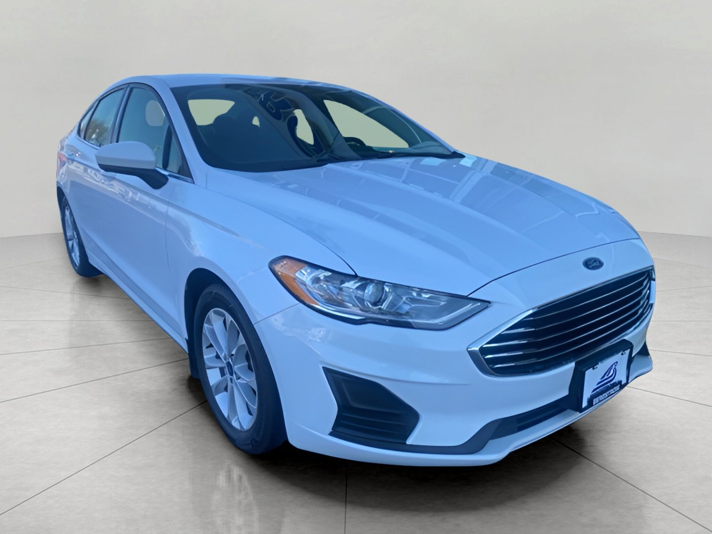 Certified 2020 Ford Fusion SE image 1