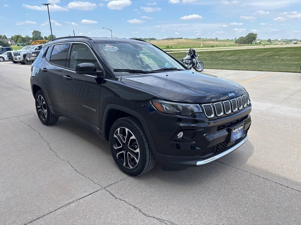 Used 2022 Jeep Compass Limited AWD/4WD image 3