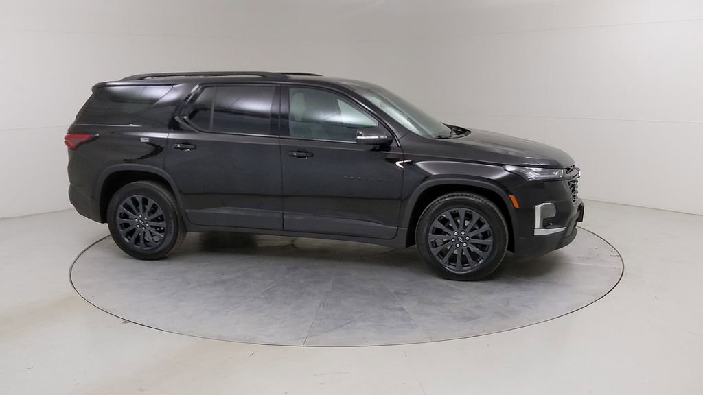 Used 2023 Chevrolet Traverse RS image 13