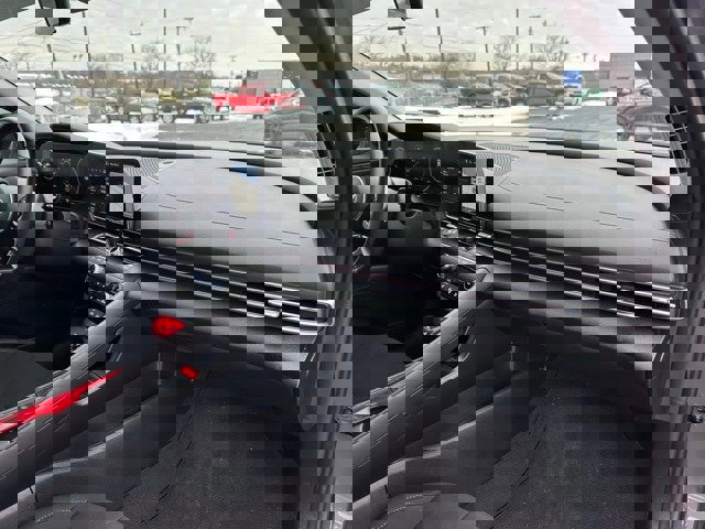 Used 2024 Hyundai Elantra SEL w/ Convenience Package image 16