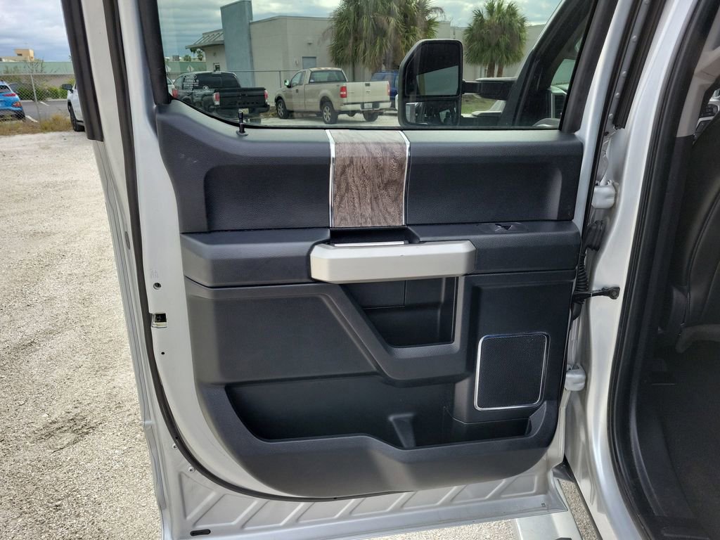 Certified 2019 Ford F250 Lariat w/ Chrome Package image 13