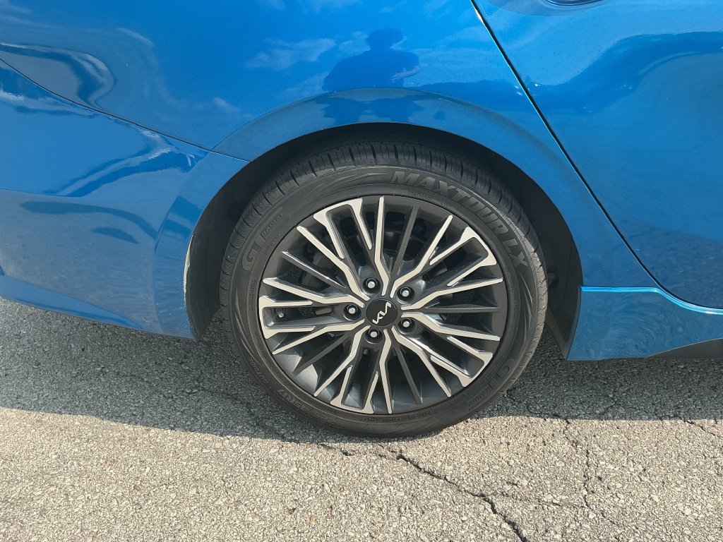 Used 2023 Kia Forte GT-Line w/ GT-Line Premium Package FWD image 11