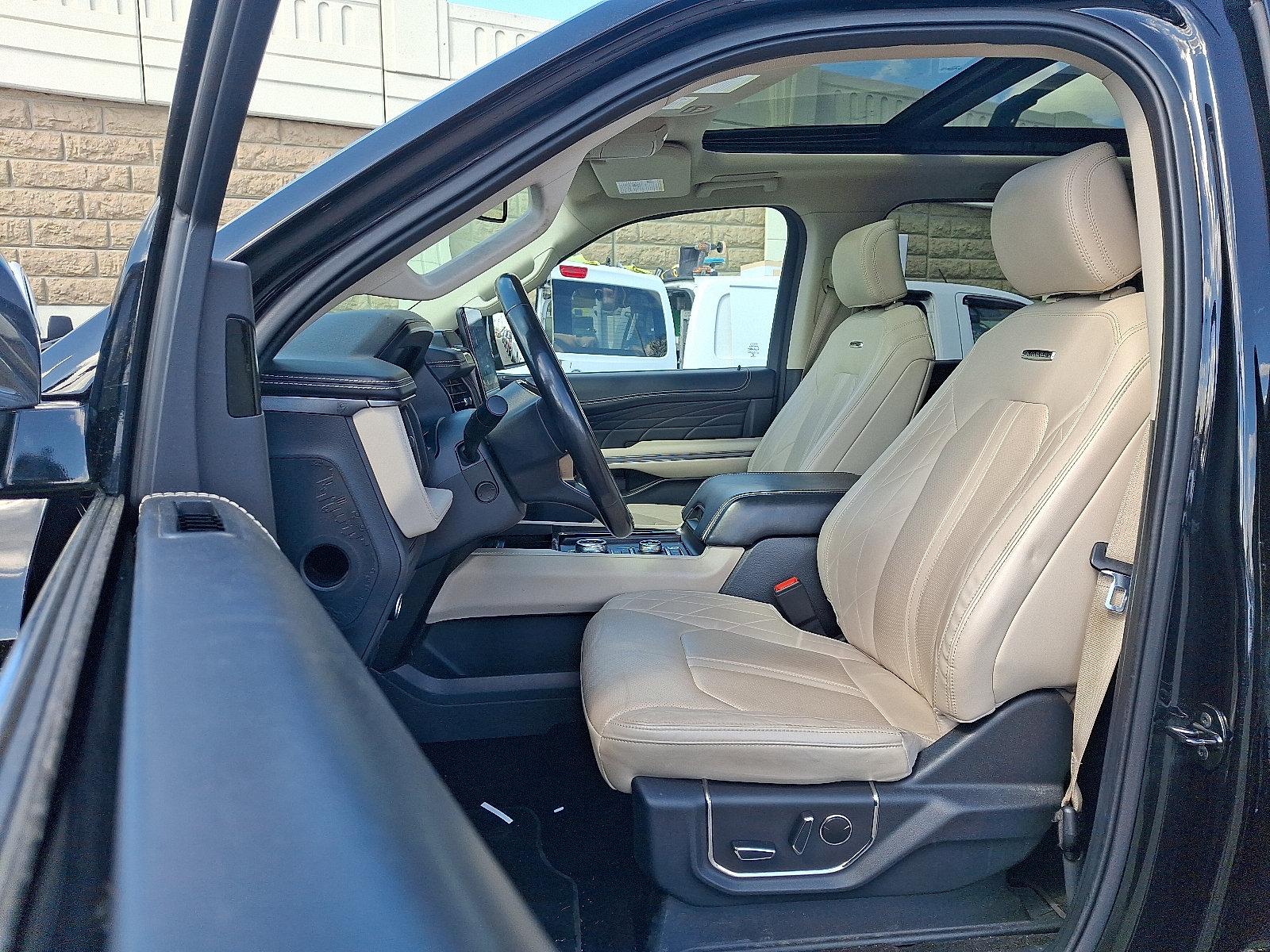 Certified 2023 Ford Expedition Max Platinum AWD/4WD image 14