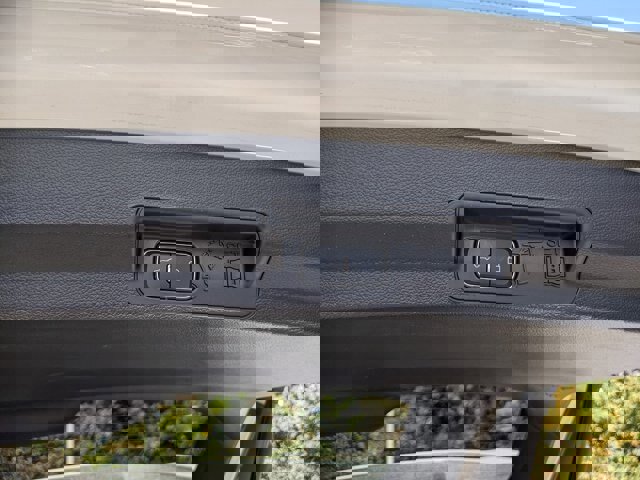 Certified 2023 Ford Explorer XLT image 33