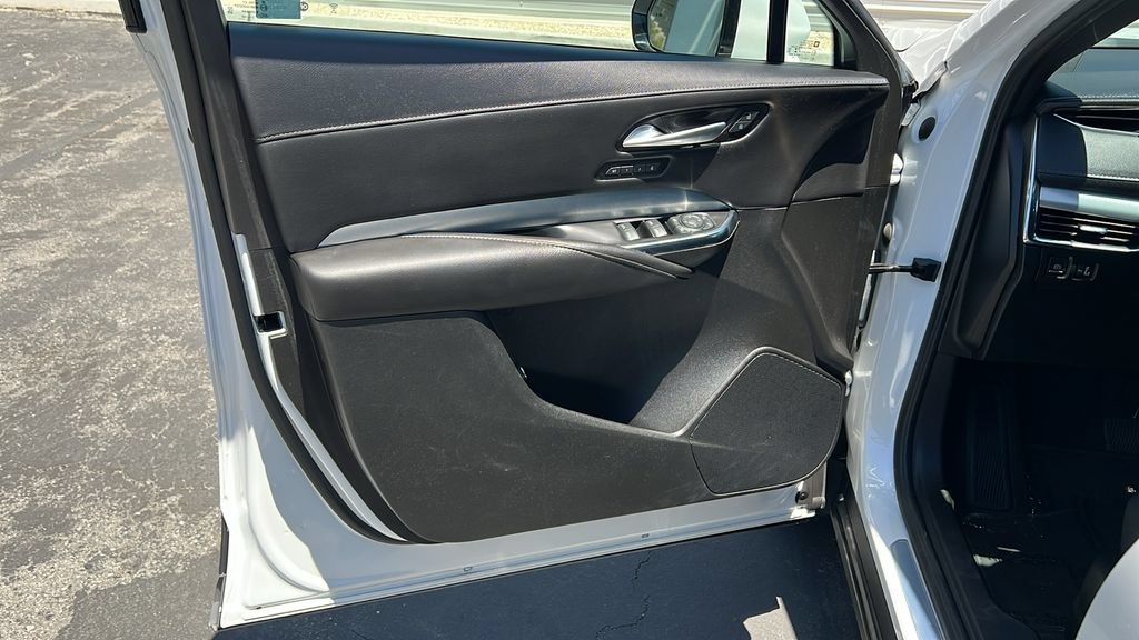 Used 2022 Cadillac XT4 Premium Luxury w/ Enhanced Visibility Package FWD image 13