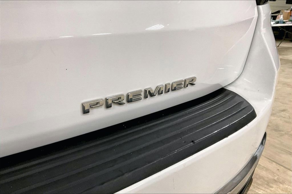 Used 2023 Chevrolet Suburban Premier image 10