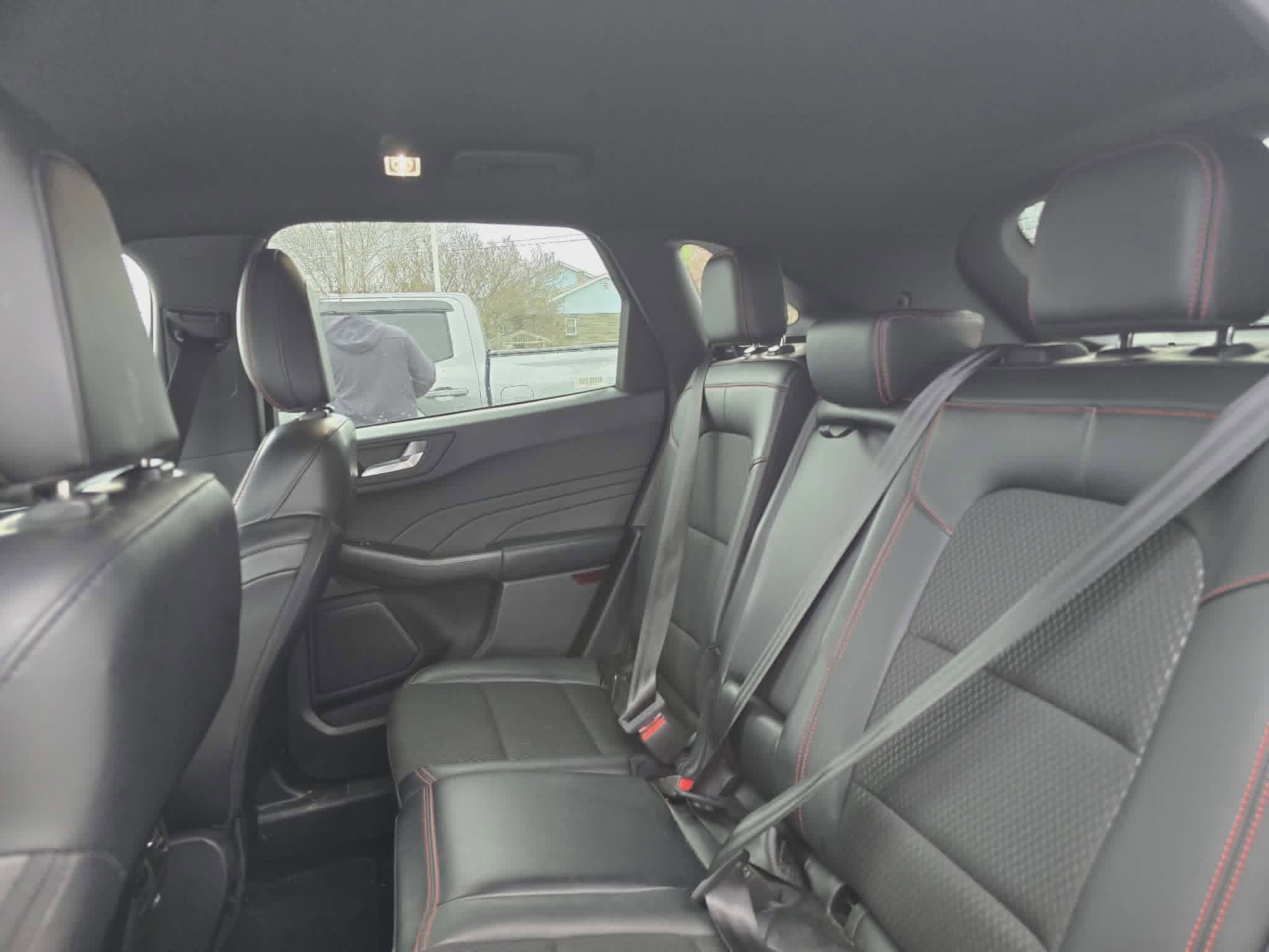 Certified 2025 Ford Escape ST-Line AWD/4WD image 14