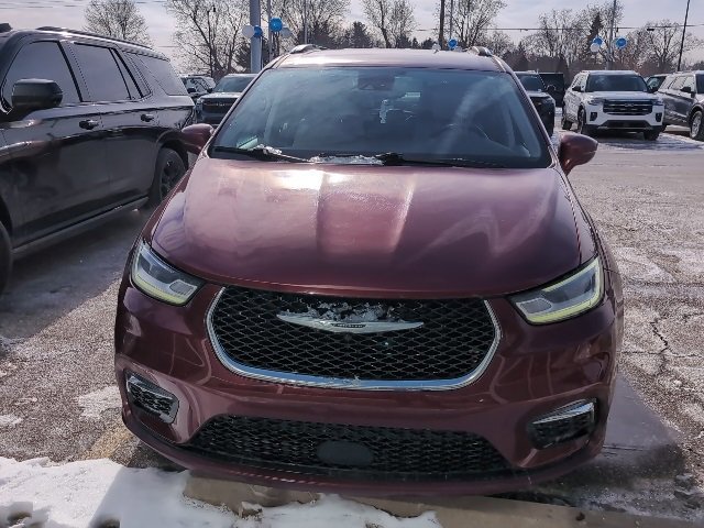 Used 2021 Chrysler Pacifica Touring-L image 4