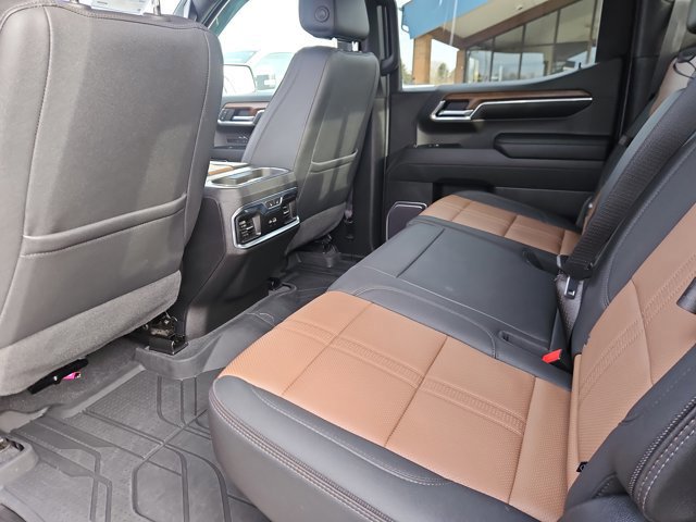 Used 2023 Chevrolet Silverado 1500 High Country w/ Technology Package image 11