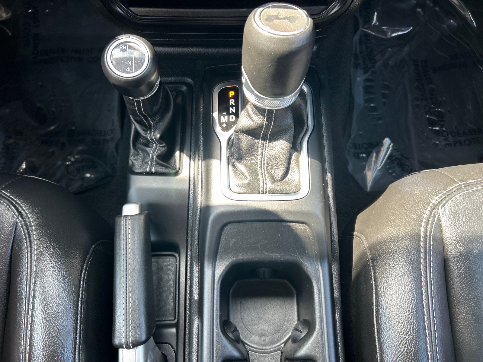 Used 2022 Jeep Wrangler Unlimited Sahara w/ Cold Weather Group AWD/4WD image 30