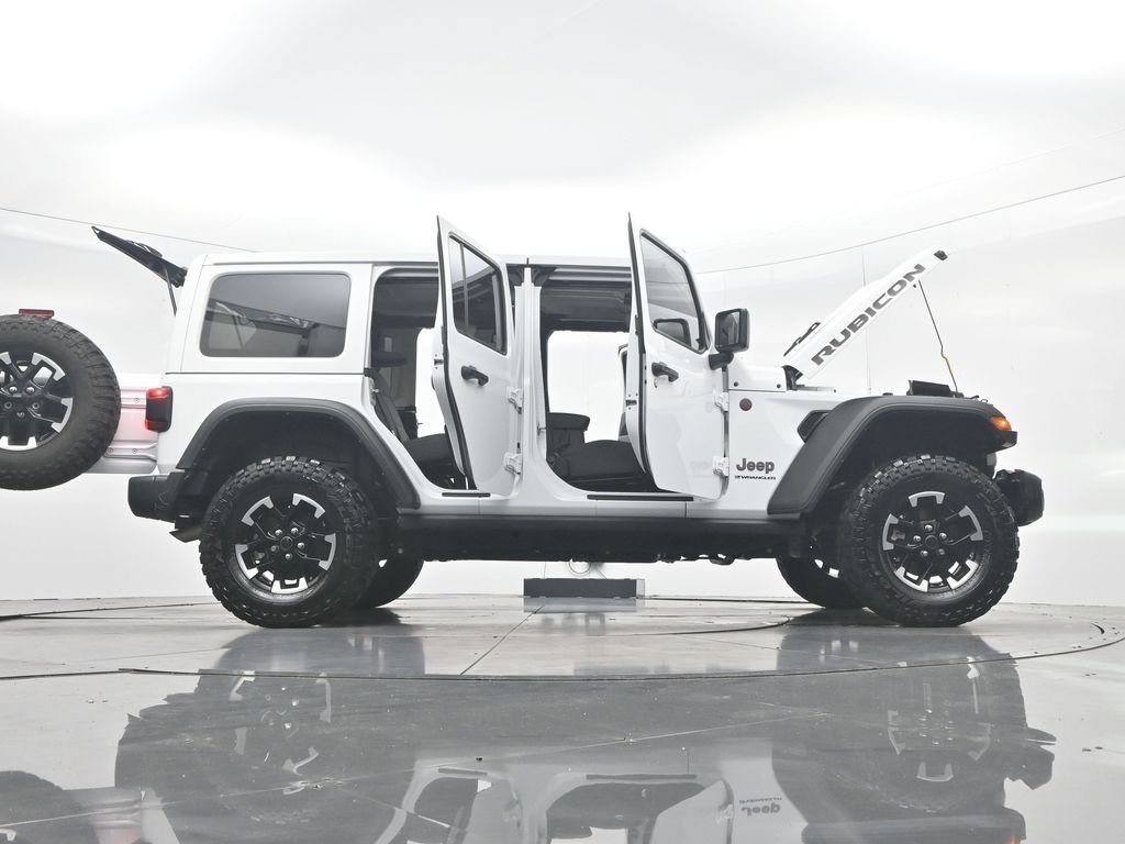 Used 2025 Jeep Wrangler Unlimited Rubicon w/ Convenience Group AWD/4WD image 52