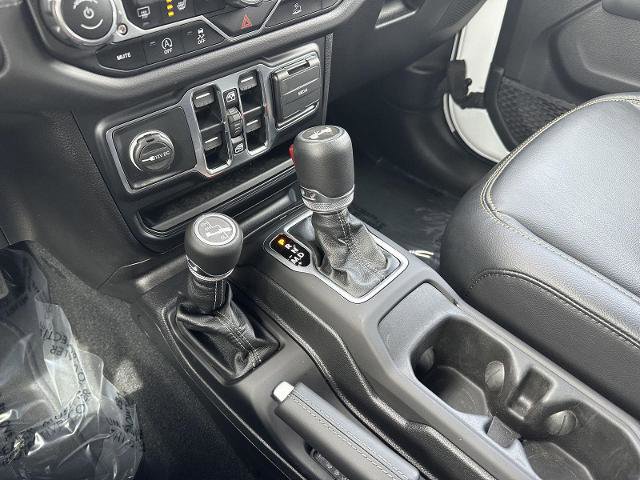 Used 2024 Jeep Wrangler Unlimited Sahara w/ Technology Group AWD/4WD image 29