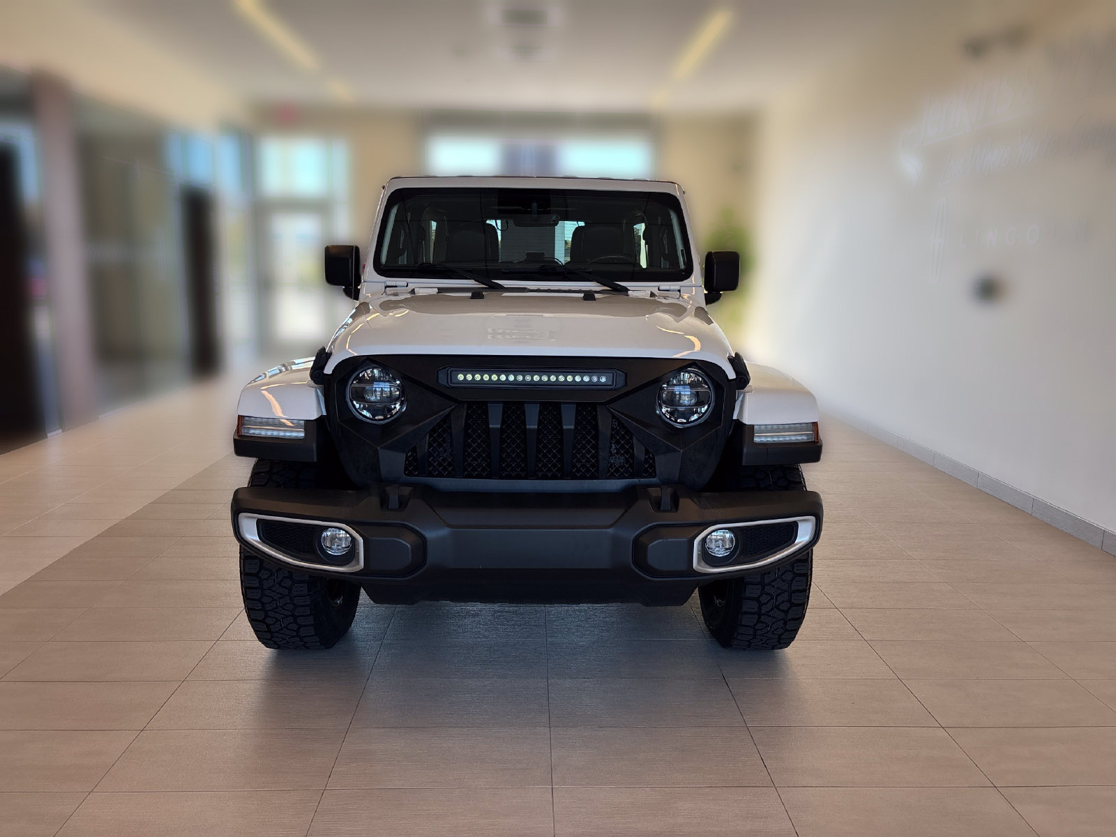 Used 2022 Jeep Wrangler Unlimited Sahara w/ LED Lighting Group AWD/4WD image 5