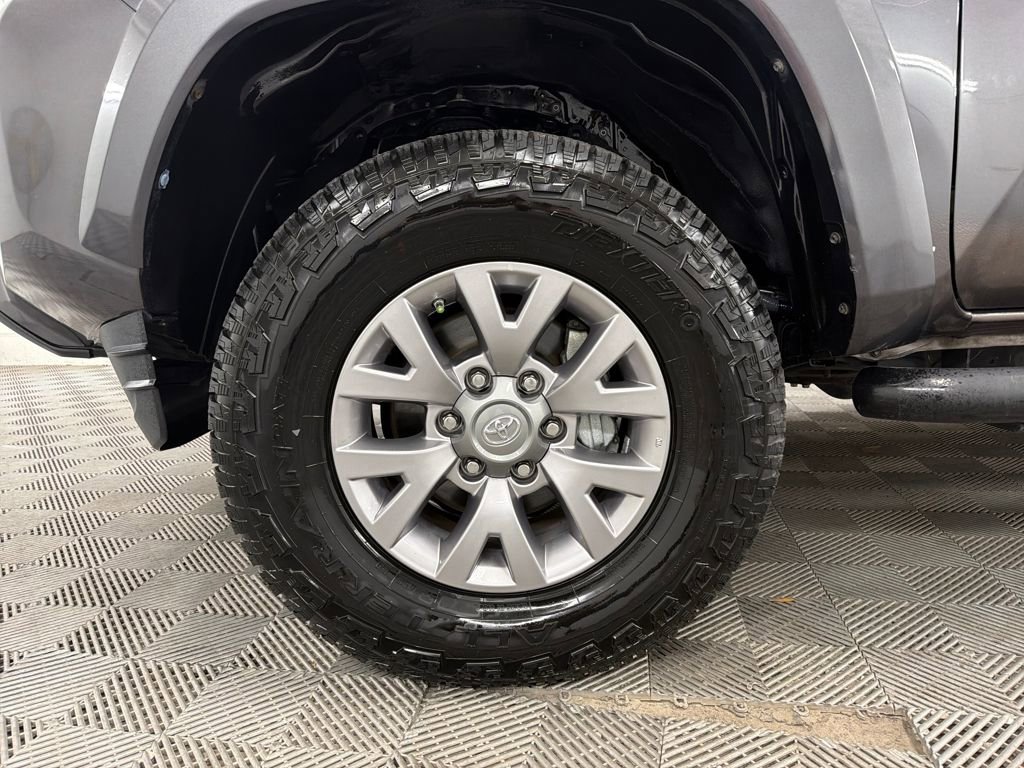 Used 2019 Toyota Tacoma 2WD Access Cab image 12