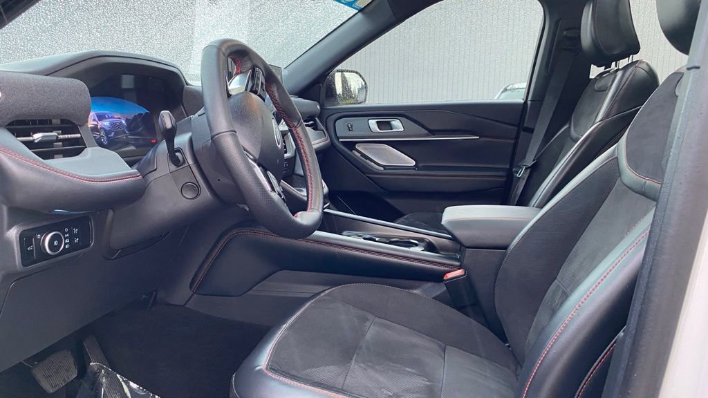 Certified 2025 Ford Explorer ST image 11