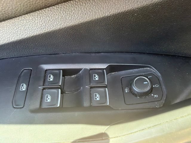 Used 2024 Volkswagen Jetta SE FWD image 19