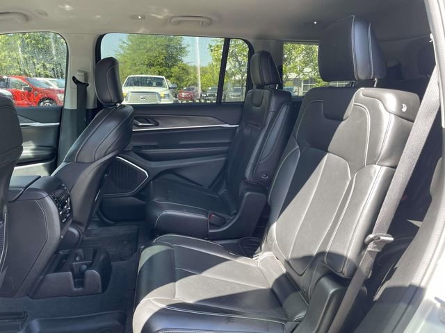 Used 2022 Jeep Grand Cherokee L Limited AWD/4WD image 16