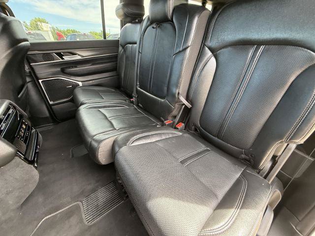 Used 2023 Jeep Wagoneer L Series II AWD/4WD image 30