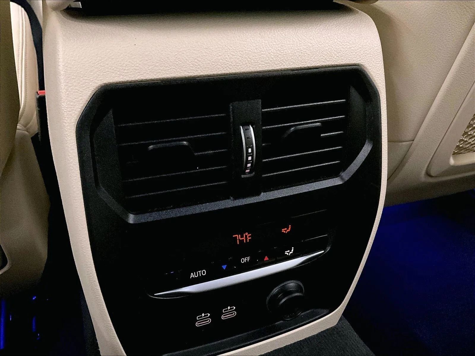 Used 2019 BMW 330i xDrive Sedan w/ Driving Assistance Package image 32