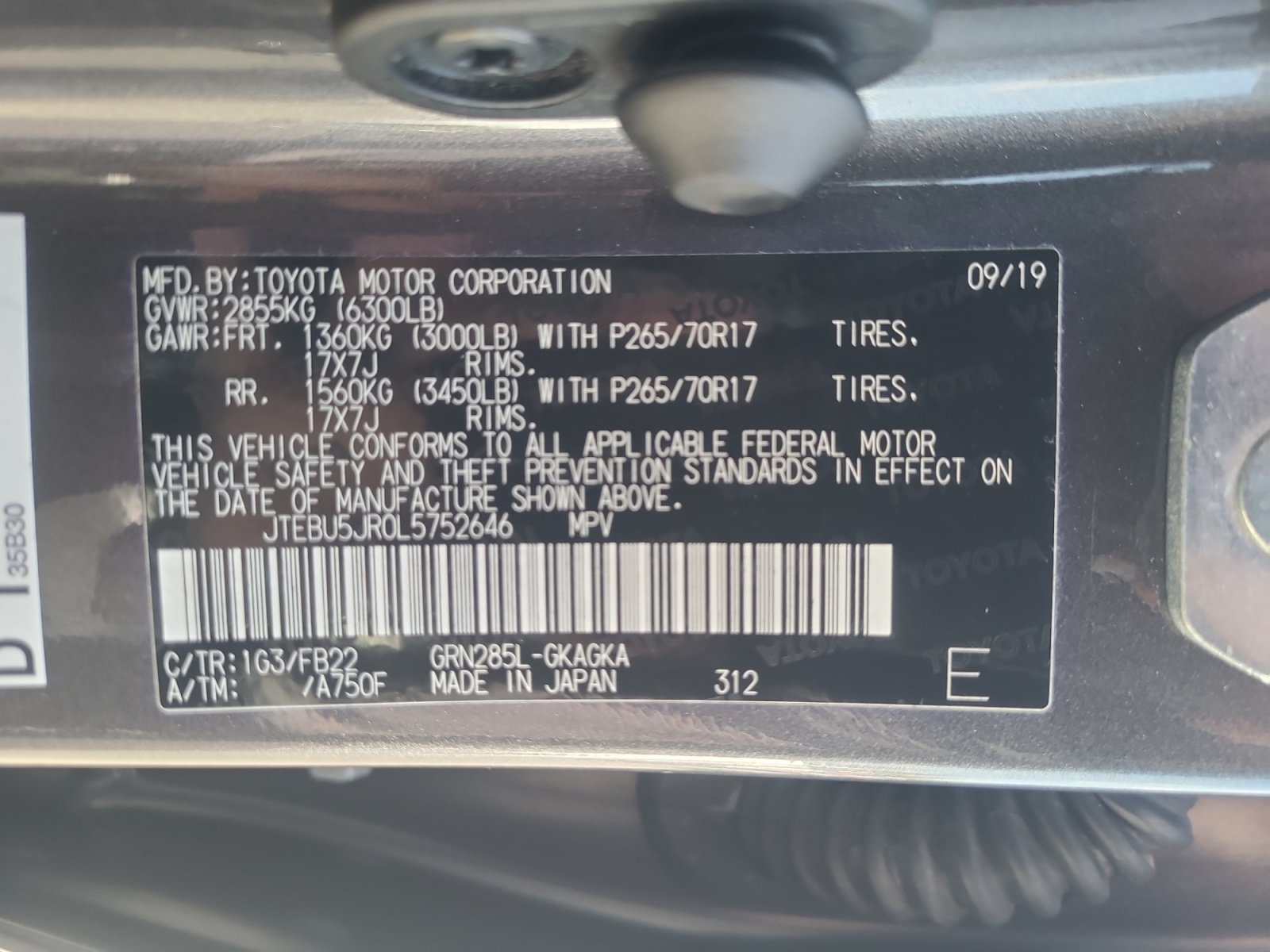 Used 2020 Toyota 4Runner SR5 AWD/4WD image 25