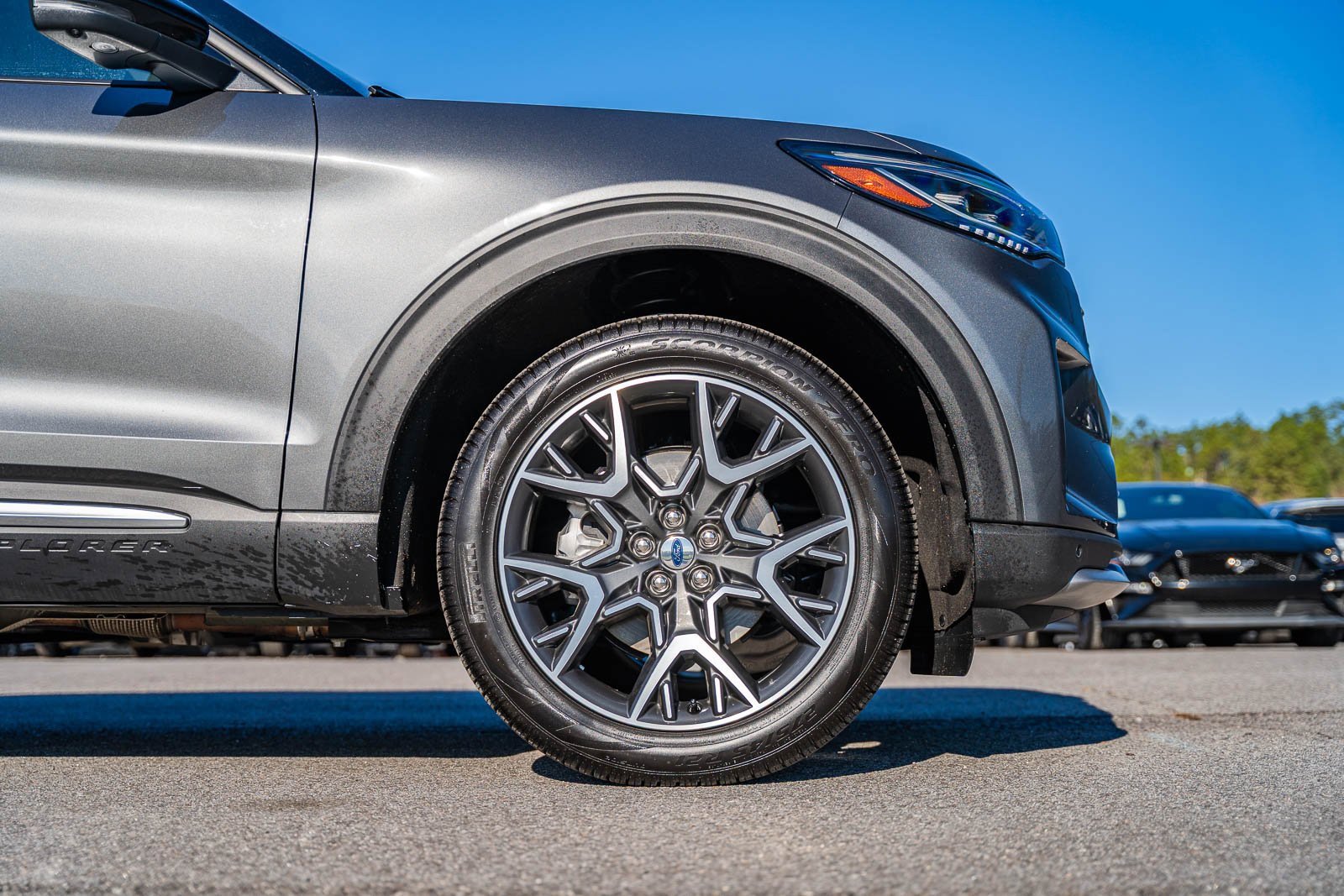 Certified 2025 Ford Explorer Platinum w/ Ultimate Package image 9