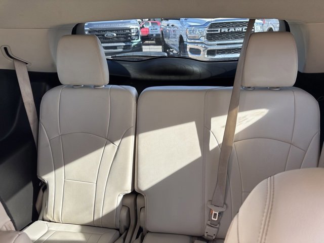 Used 2023 Buick Enclave Essence image 16
