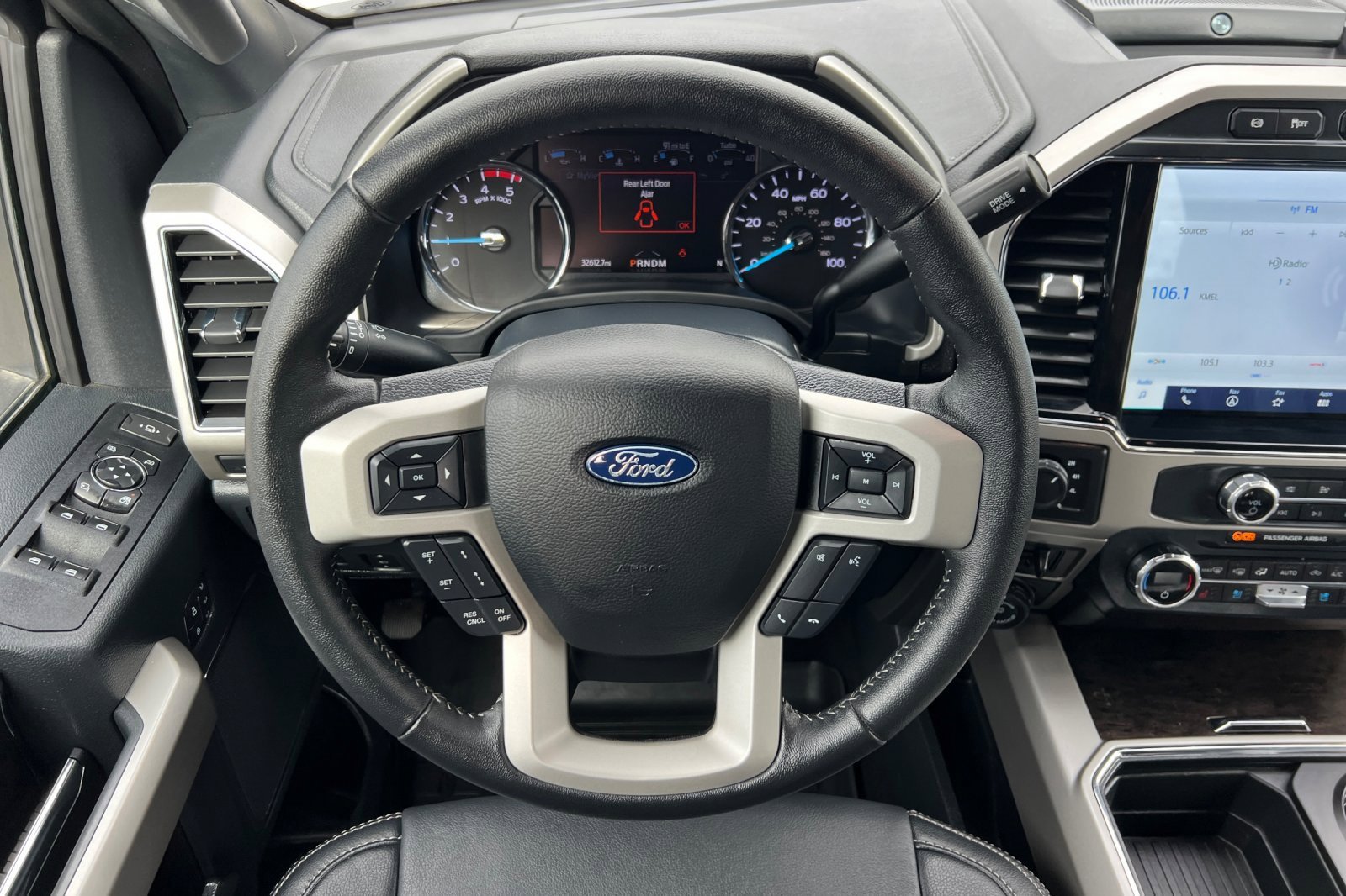 Certified 2022 Ford F450 Lariat w/ Lariat Ultimate Package image 15