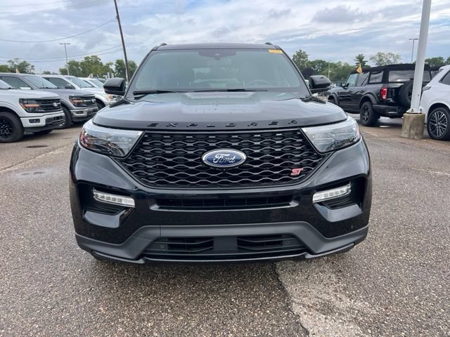 Certified 2024 Ford Explorer ST w/ Equipment Group 401A AWD/4WD image 2