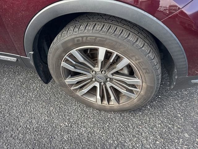 Certified 2019 Ford Explorer Platinum image 4