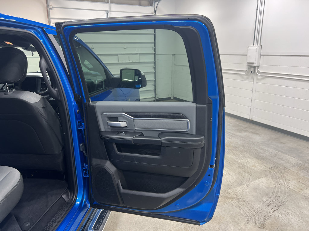 Used 2022 RAM 2500 Big Horn AWD/4WD image 17