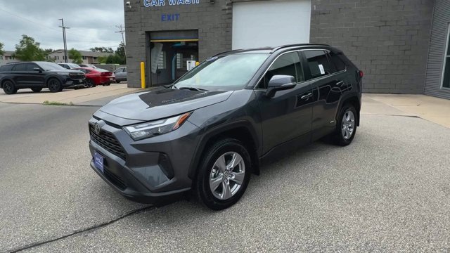 Used 2025 Toyota RAV4 XLE AWD/4WD image 5