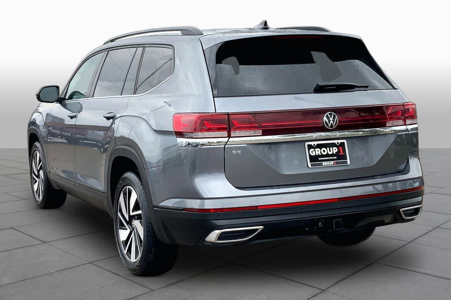 Used 2025 Volkswagen Atlas SE FWD image 12