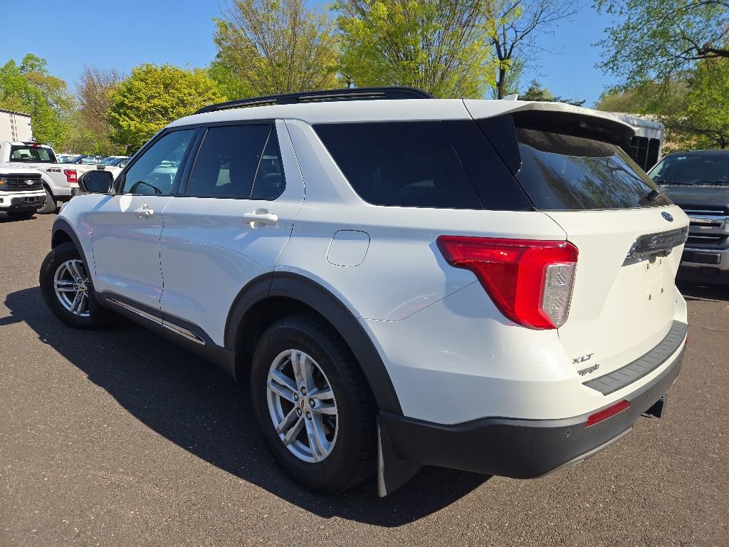 Certified 2020 Ford Explorer XLT w/ Equipment Group 202A AWD/4WD image 4
