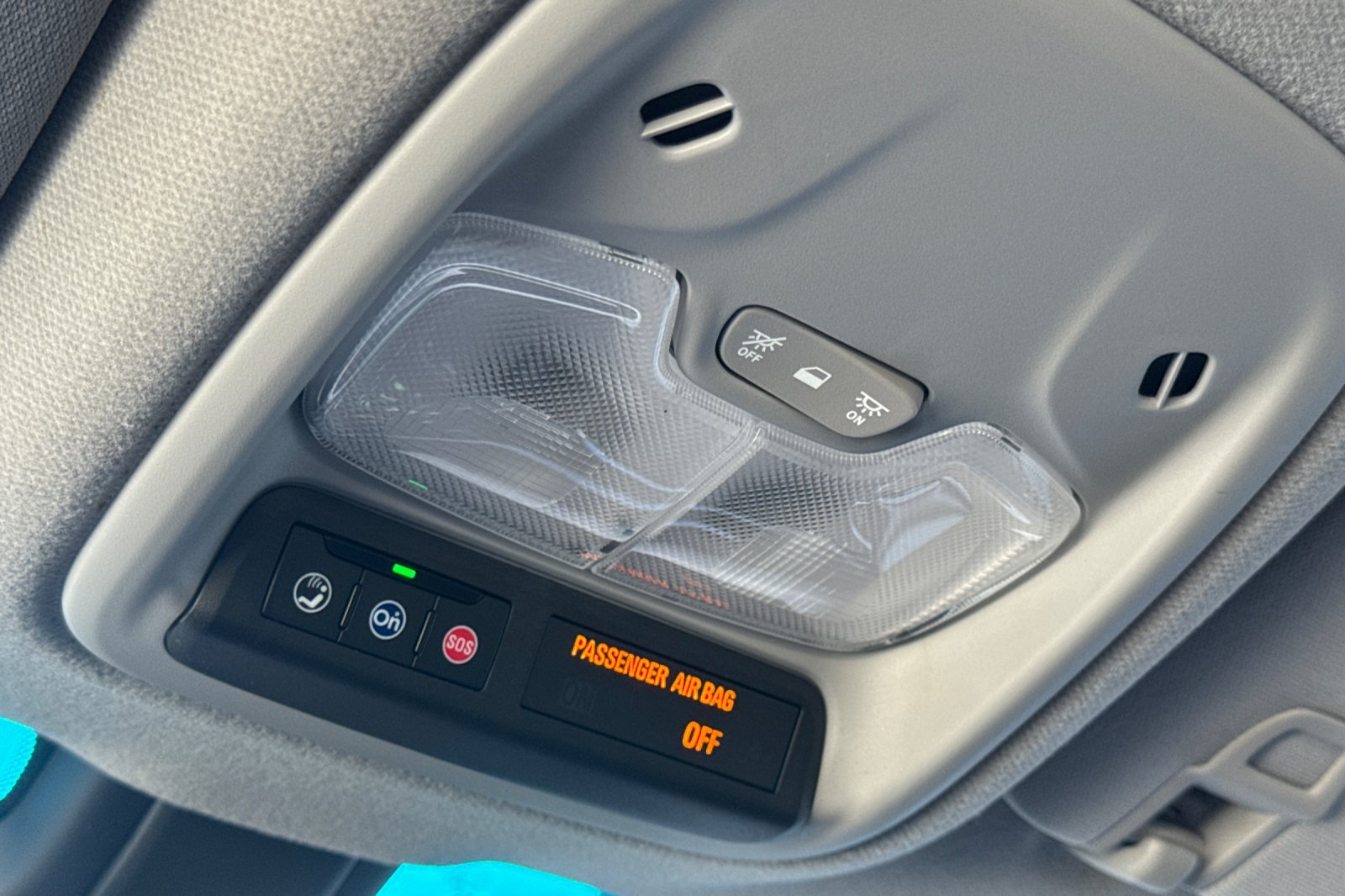 Used 2023 Chevrolet Bolt LT w/ Infotainment Package FWD image 24