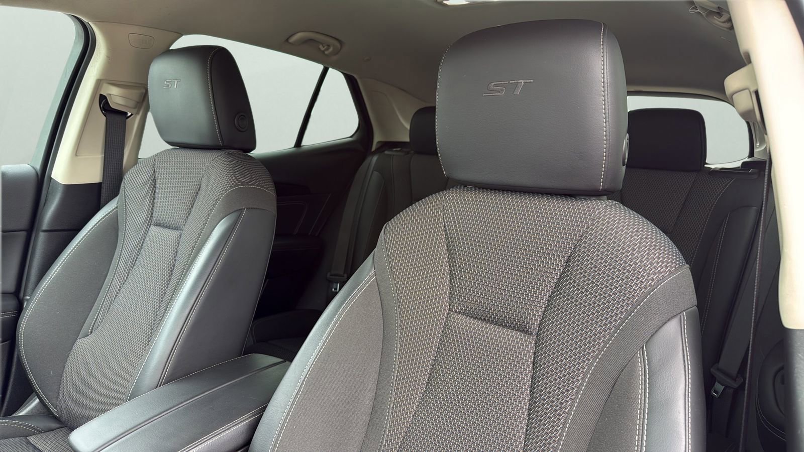 Used 2023 Buick Envision Preferred FWD image 9