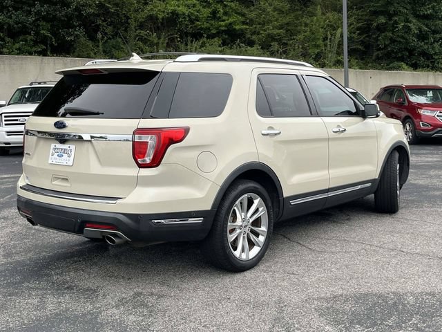 Certified 2018 Ford Explorer Limited w/ Equipment Group 301A FWD image 3