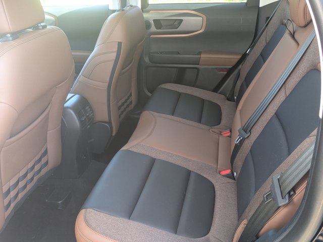 Certified 2025 Ford Bronco Sport Outer Banks w/ Outer Banks Tech Package+ AWD/4WD image 32