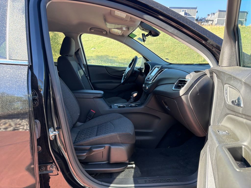 Used 2024 Chevrolet Equinox LT image 30