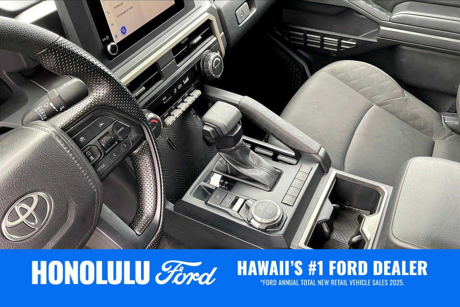 Used 2025 Toyota Tacoma SR5 AWD/4WD image 16