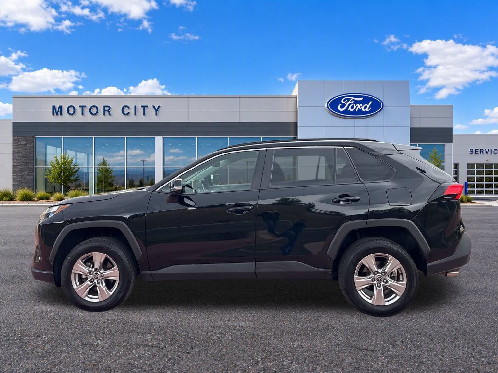Used 2025 Toyota RAV4 XLE AWD/4WD image 5